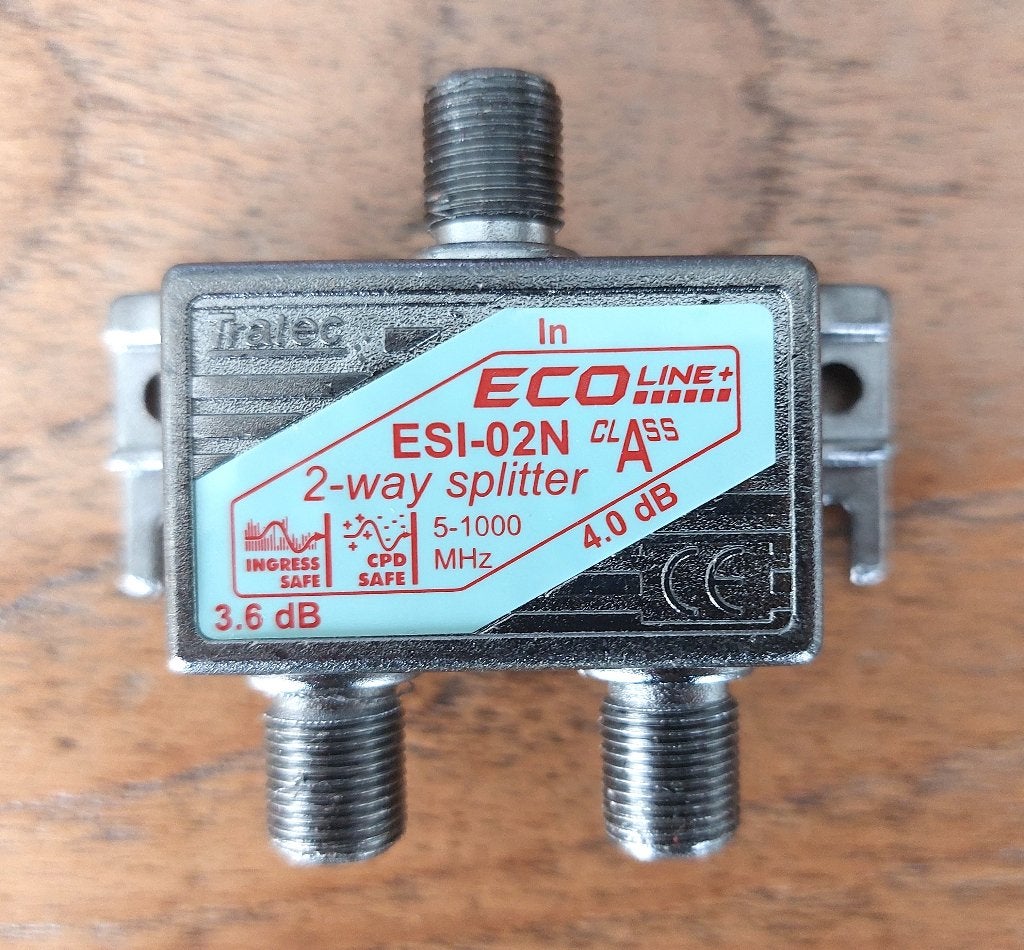 Tratec ESI-02N, Coax F-connector splitter 1-in 2-uit. Nieuw., Ophalen of Verzenden, Nieuw, Minder dan 2 meter, Coaxiale kabel
