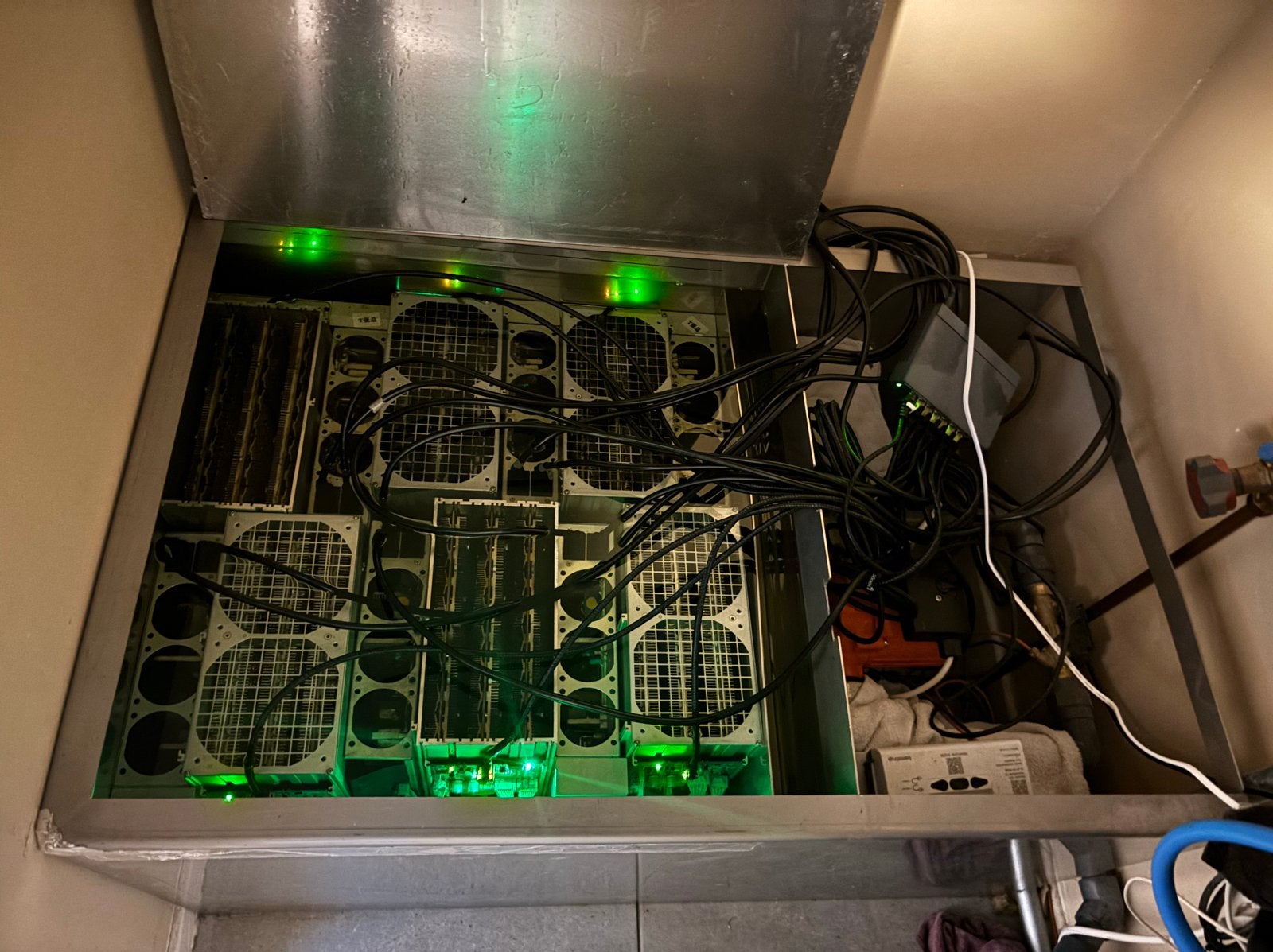 6x Antminer s19+immersion cooling bak, Ophalen, Gebruikt, Gaming, Onbekend