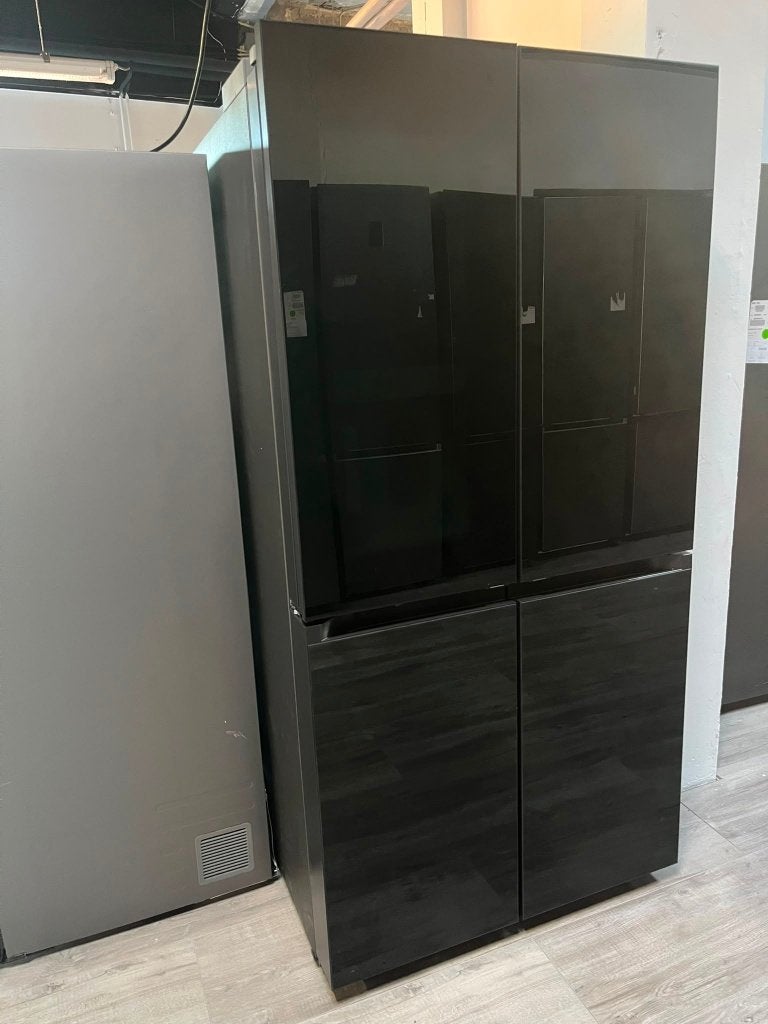 Foto 2 van Samsung Bespoke Amerikaanse Koelkast–4 Deurs-Beverage Center