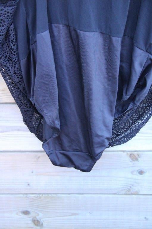 Zwemjurk zwart kant mt XL C Cup Vaste prijs, Kleding | Dames, Badmode en Zwemkleding, Verzenden, Zo goed als nieuw, Zwart, Badpak