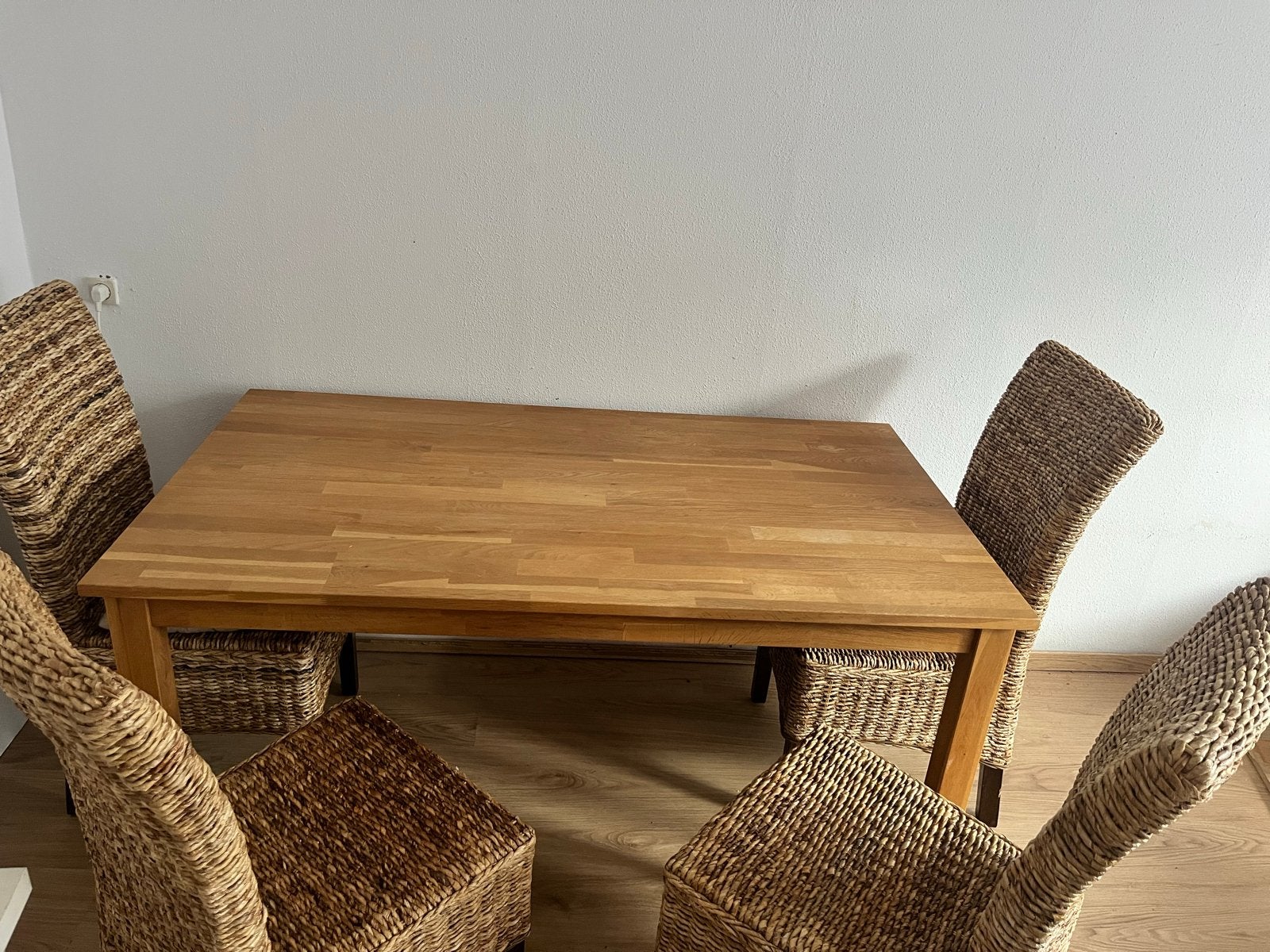 Eetkamertafel met 4 rieten stoelen, Huis en Inrichting, Tafels | Eettafels, Ophalen, Gebruikt, 50 tot 100 cm, 150 tot 200 cm
