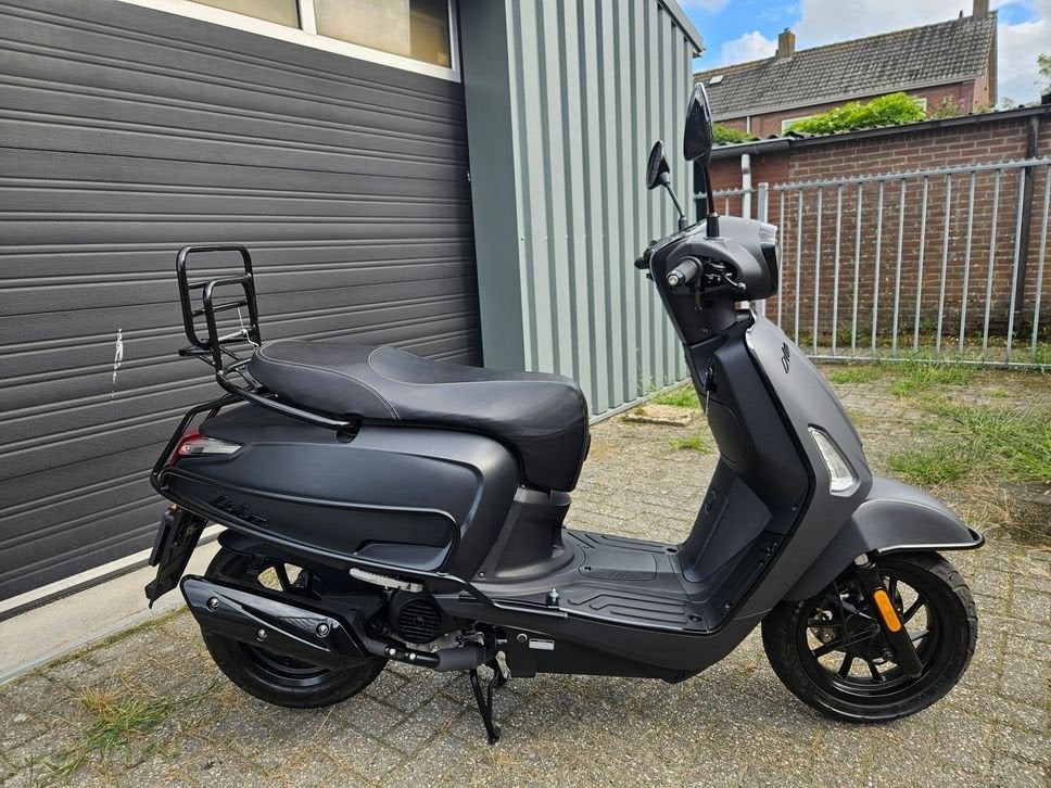 KYMCO NEW LIKE 4T E5 BJ 2023 MAT ZWART 8262KM + OPTIES!, Onbekend, Ophalen of Verzenden, Zo goed als nieuw, Like