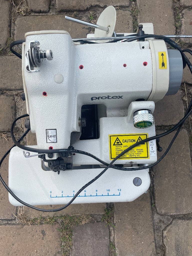 Blindzoom machine, Ophalen of Verzenden, Gebruikt, Lockmachine, Overige merken