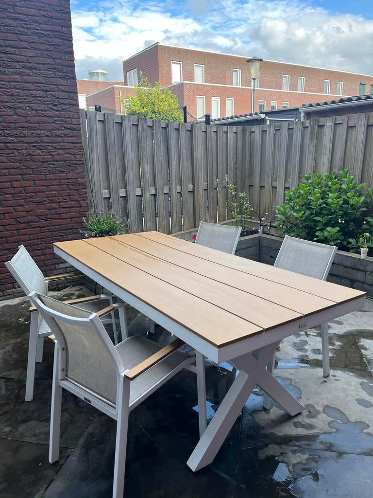 Bahia Vinci Tuinset: Wit Aluminium, Polywood Tafel, 4 Stoele, Tuin en Terras, Tuinsets en Loungesets, Zo goed als nieuw, Tuinset