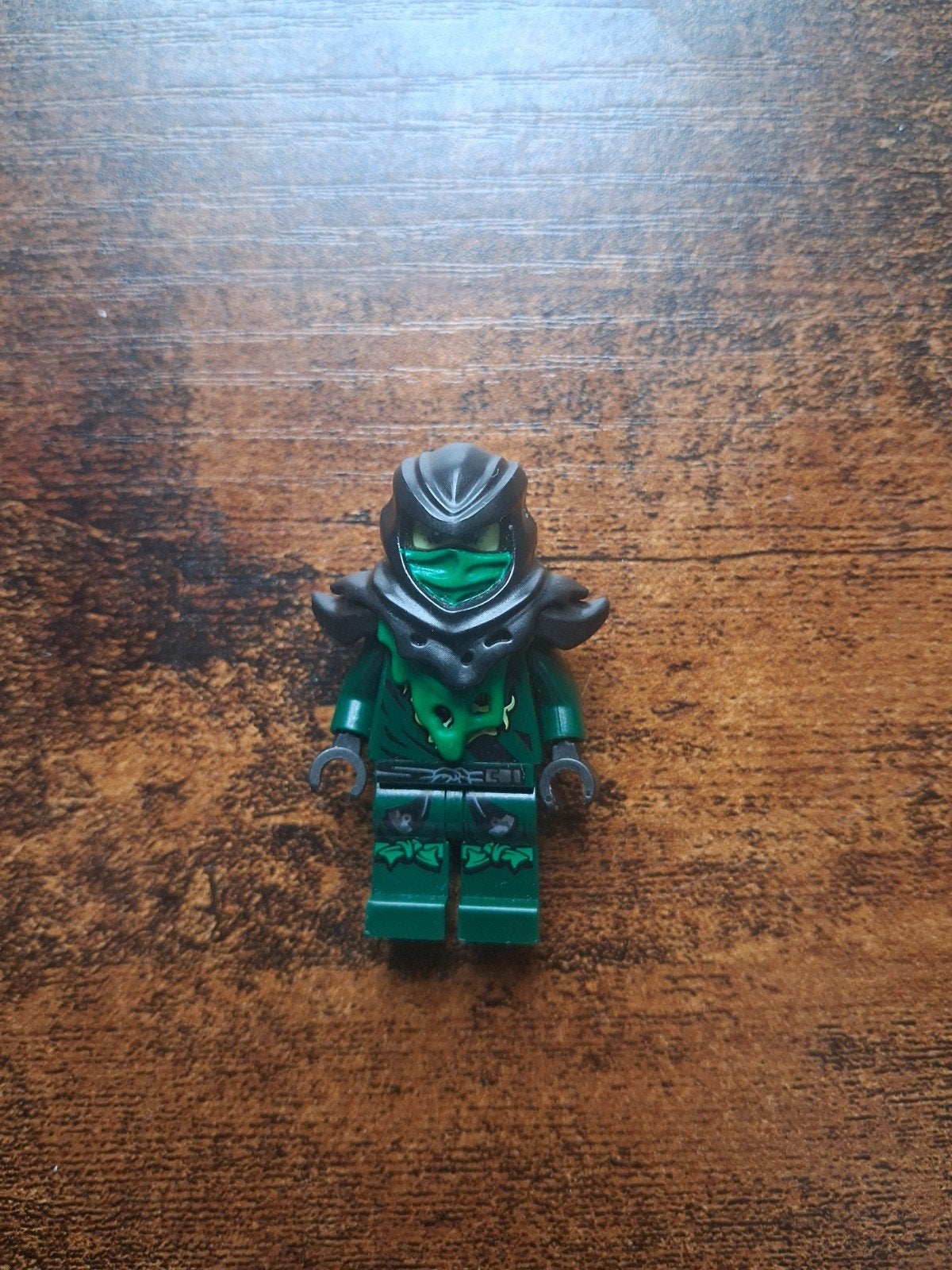 Lego Ninjago Lloyd Minifiguur met doosje en scheur in arm, Kinderen en Baby's, Speelgoed | Duplo en Lego, Gebruikt, Lego, Ophalen of Verzenden