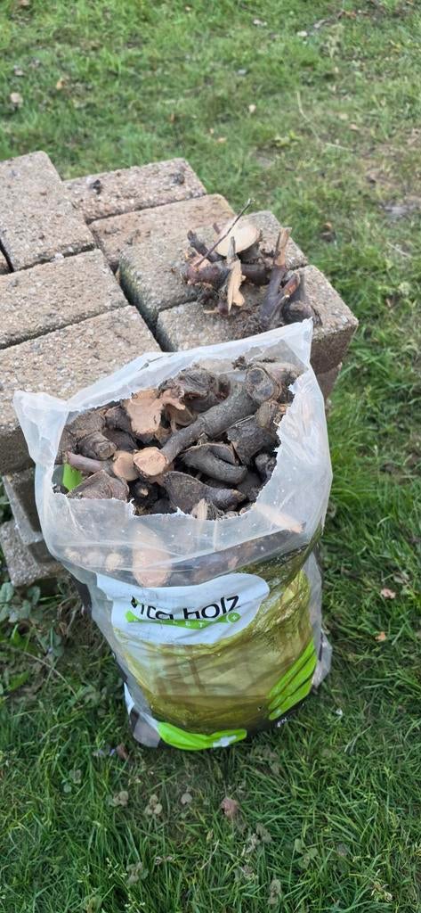 Appelhout stukjes in zak van 15 liter - BBQ -, Tuin en Terras, Haardhout, Minder dan 3 m³, Ophalen of Verzenden, Overige houtsoorten