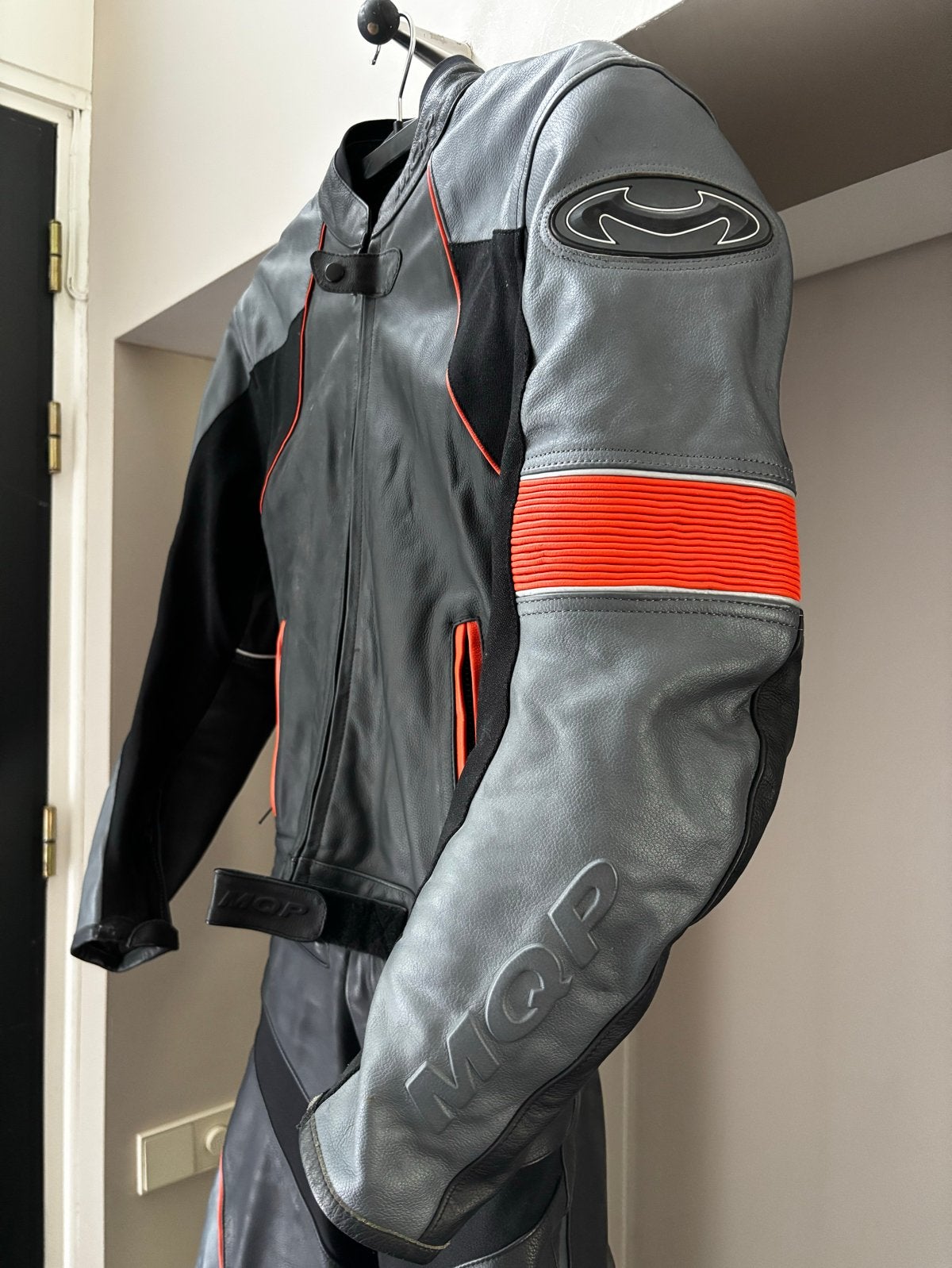 MQP Leren Motorpak - Grijs/Zwart/Oranje - Maat 50, Motoren, Ophalen, Tweedehands, Heren, Combipak