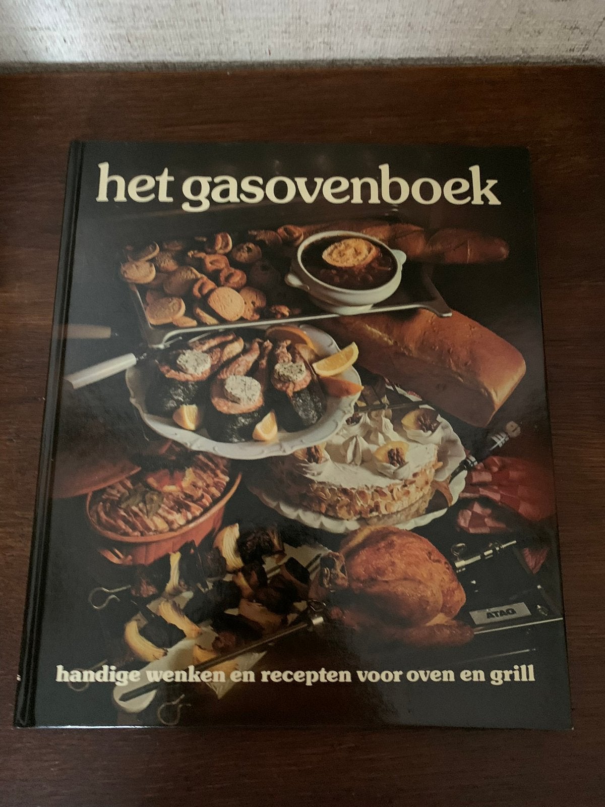 Het Gasovenboek, Ophalen of Verzenden, Zo goed als nieuw, Nederland en België