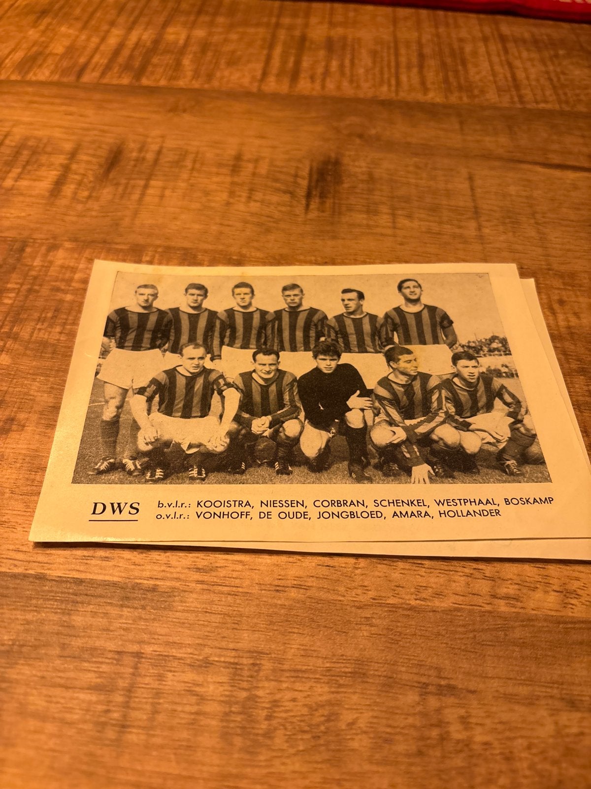 DWS Voetbalelftal Jaren '60 - Zeldzame Teamfoto, Ophalen of Verzenden, Gebruikt, Overige binnenlandse clubs, Poster, Plaatje of Sticker