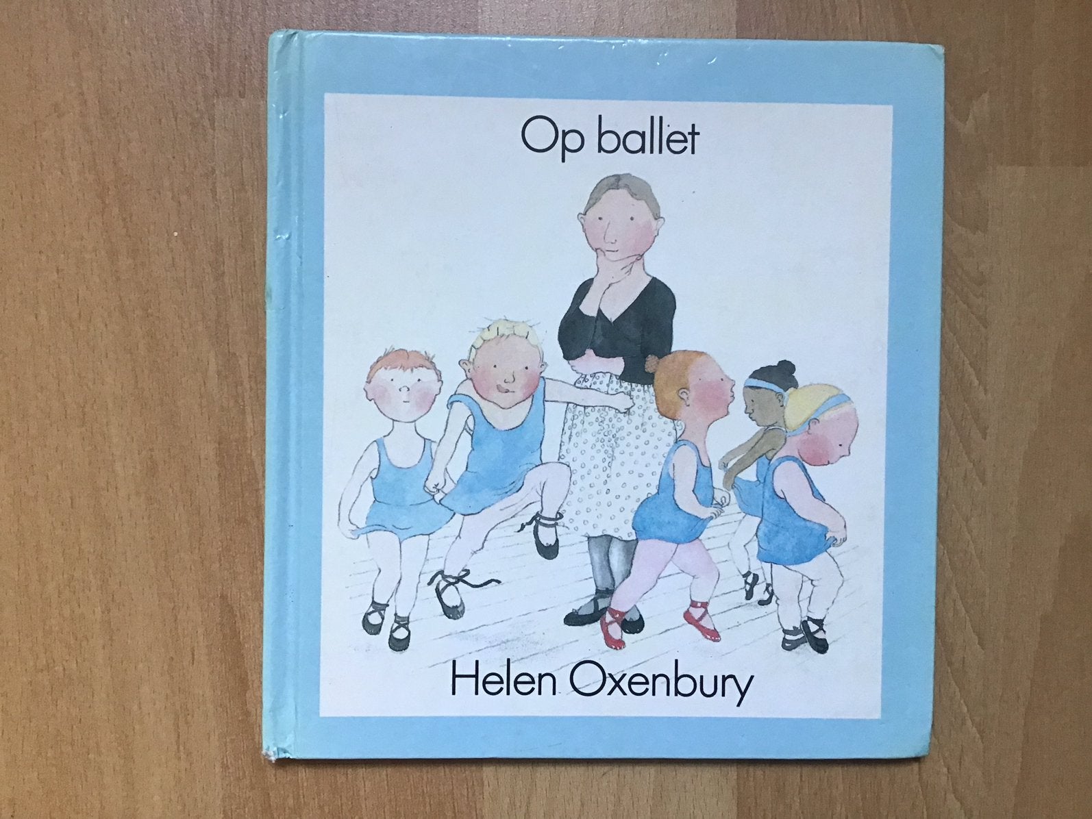 Op ballet - Helen Oxenbury, Ophalen of Verzenden, Zo goed als nieuw, Fictie algemeen