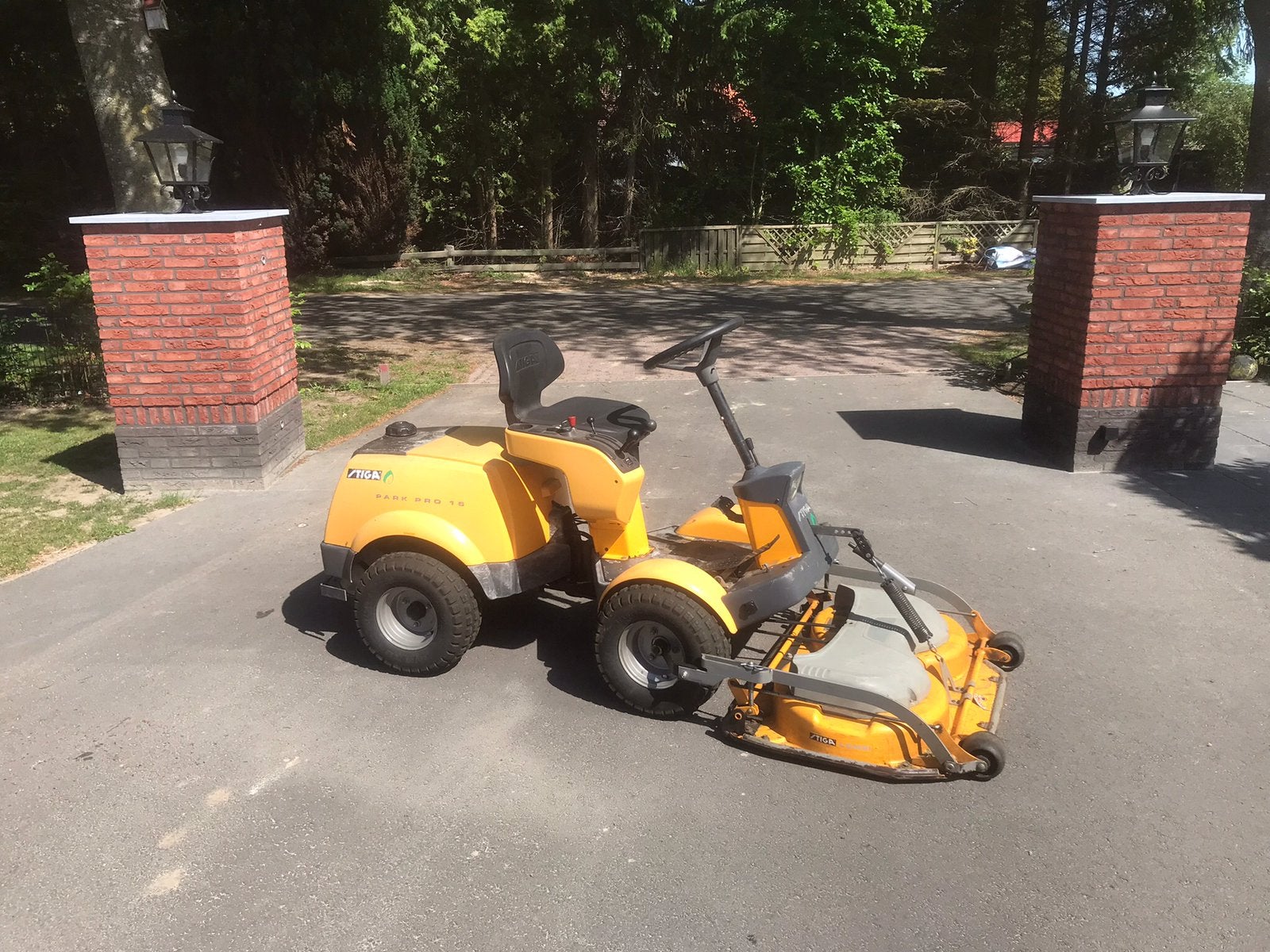 Stiga park pro 16 zitmaaier, Ophalen of Verzenden, Zo goed als nieuw, 50 cm of meer
