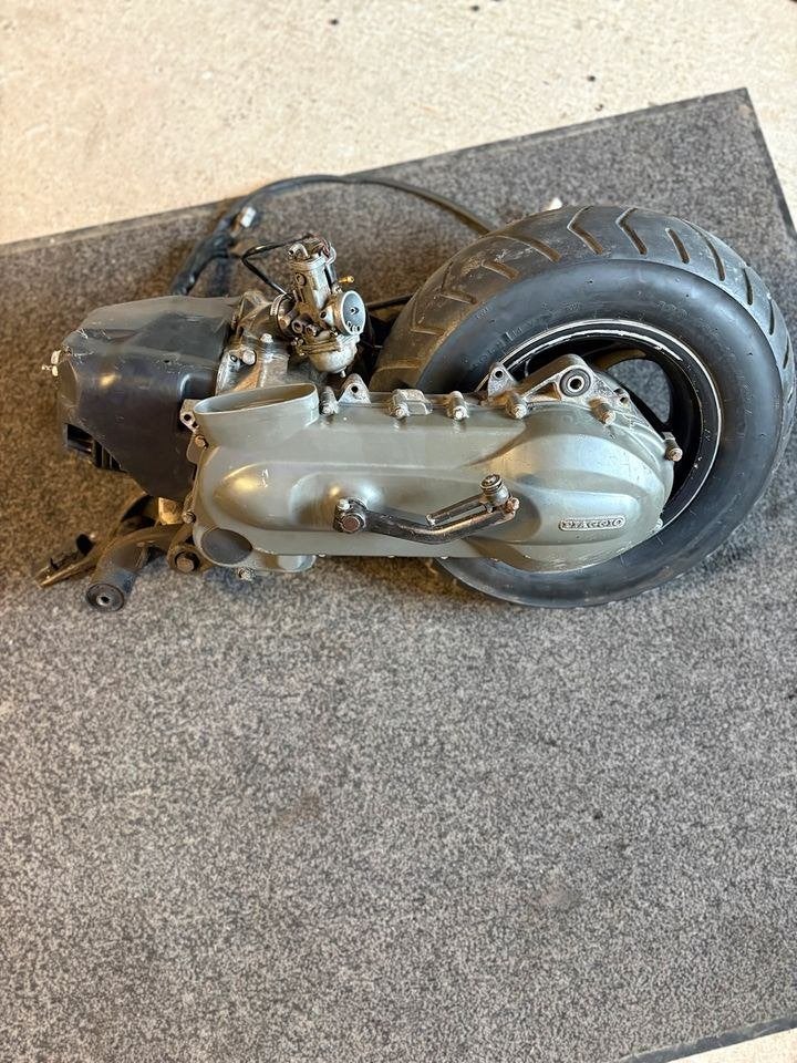 Piaggio Tph 125ccm Motorblock, Fietsen en Brommers, Brommeronderdelen | Oldtimers, Ophalen, Zo goed als nieuw, Blok, Overige merken