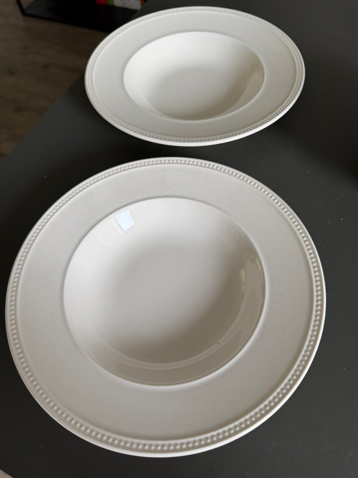 Wedgwood Windsor diepeborden 2x, Ophalen of Verzenden, Zo goed als nieuw, Porselein, Bord(en)