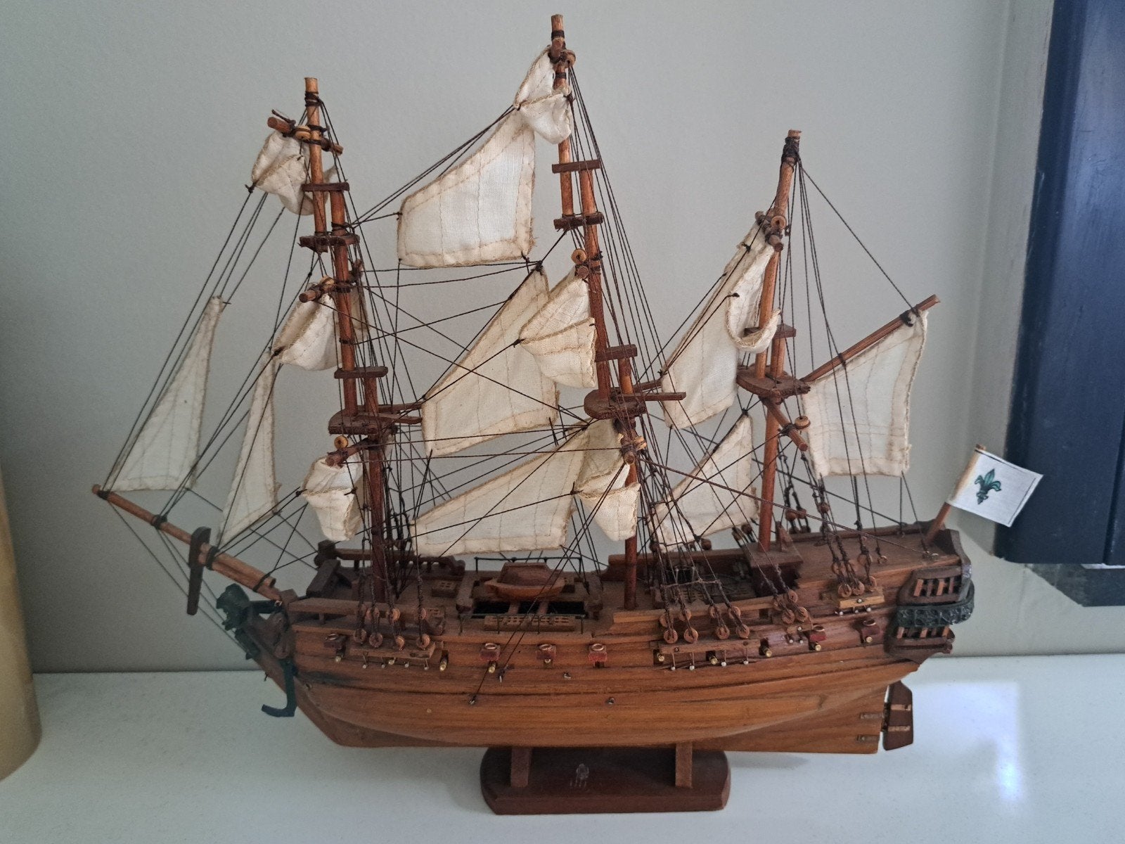 Prachtig Handgemaakt Houten Scheepsmodel "Le Saint-Géran" (1, Ophalen, Gebruikt, 1:50 tot 1:200