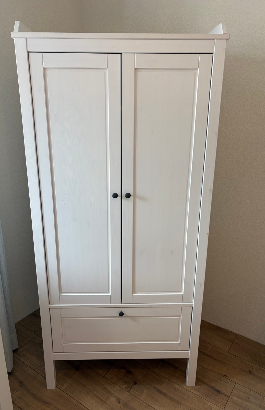 IKEA Sundvik kledingkast gebeitst wit, Kinderen en Baby's, Ophalen, Gebruikt, Kast, 50 tot 70 cm