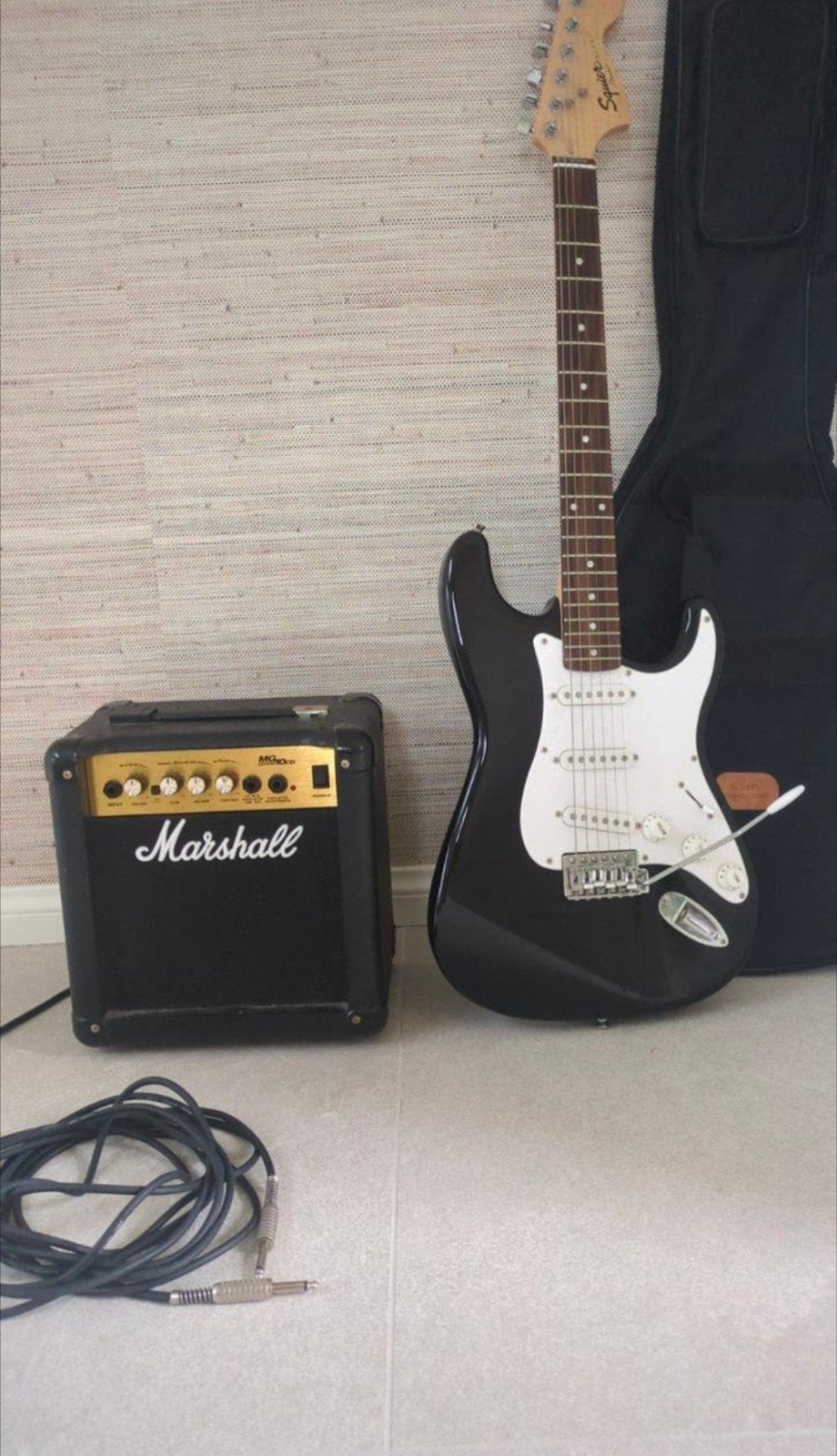 Squier Stratocaster met Marshall MG10CD versterker, Ophalen of Verzenden