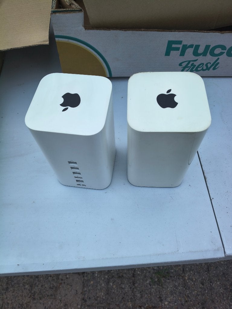 Apple A1521 twee Airport's  wifi extenders, Ophalen of Verzenden, Zo goed als nieuw, Router, Apple