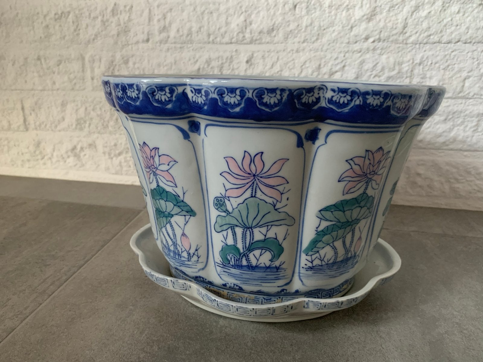 Prachtige Chinese bloempot met lotusbloemen, Ophalen of Verzenden