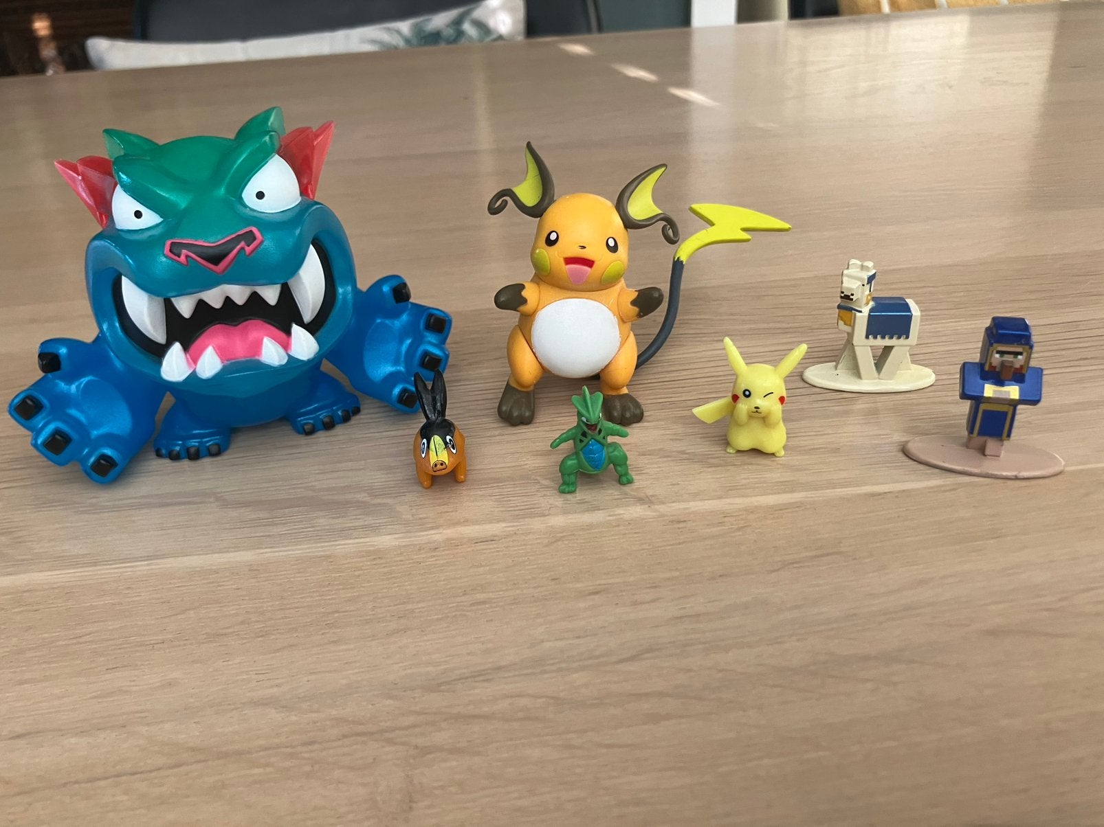 7 poppetjes figuurtjes, Mr. Beast, Pokemon en Minecraft, Ophalen of Verzenden, Zo goed als nieuw