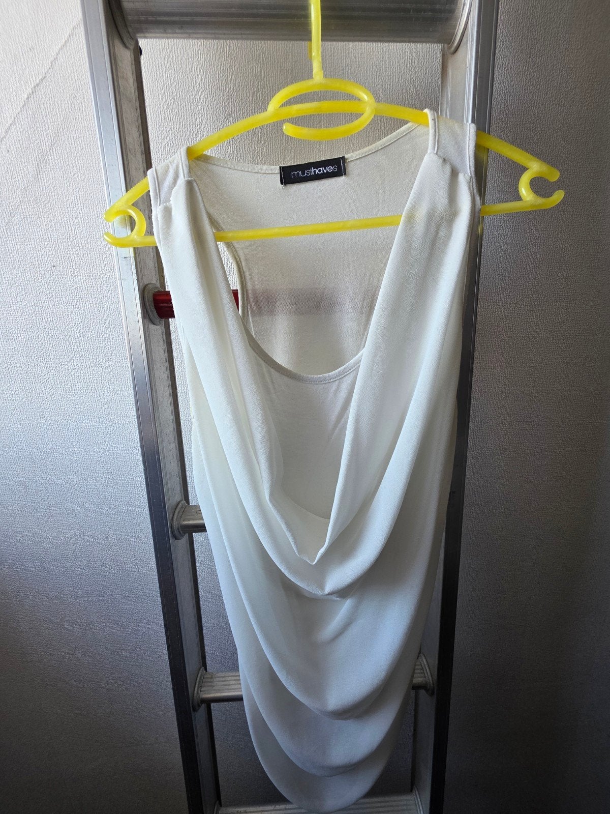 Mooie witte waterval top van Musthaves, Kleding | Dames, Tops, Wit, Musthaves, Zo goed als nieuw, Zonder mouw