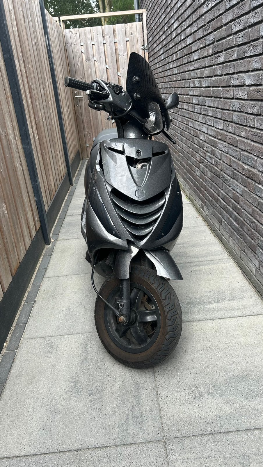 Piaggio zip (wok), Fietsen en Brommers, Scooters | Piaggio, Ophalen, Zo goed als nieuw, Benzine, Zip
