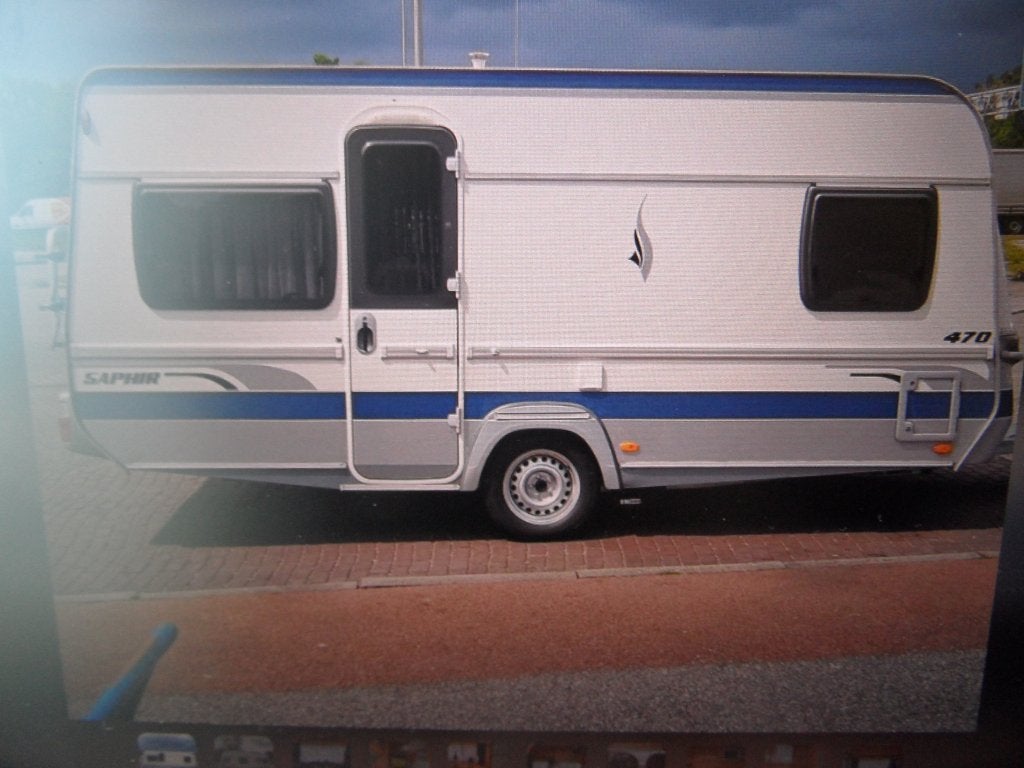 Caravan met het inventaris klaar om gelijk weg te gaan., Caravans en Kamperen, Particulier, 1250 - 1500 kg, Schokbreker, Tot en met 4