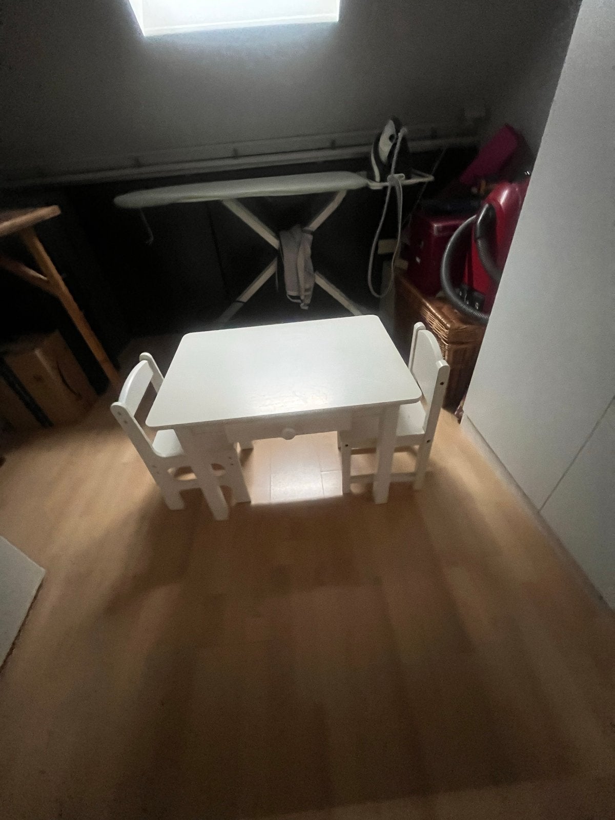 Witte kinder speeltafel met twee stoeltjes, Ophalen, Gebruikt, Tafel(s) en Stoel(en)