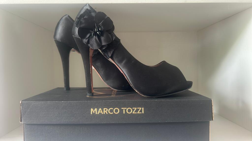Bestelle Peep-toe Pumps Zwart met Bloem - Maat 39, Pumps, Zwart, Nieuw, Ophalen of Verzenden
