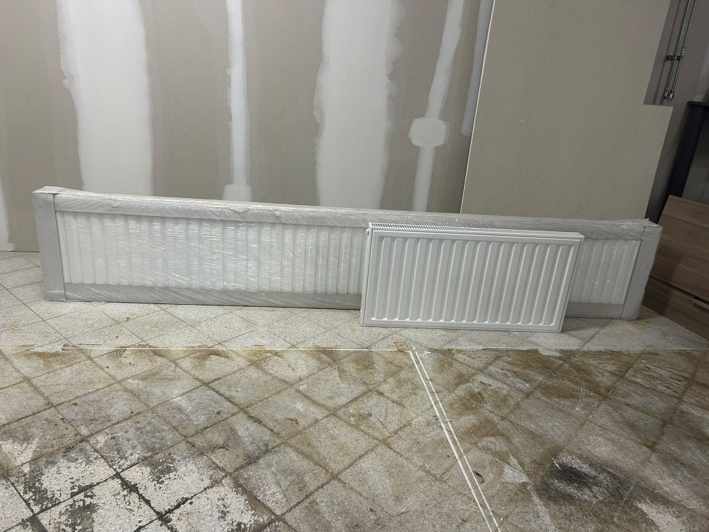 Radiator (nieuw in verpakking), 30 tot 80 cm, +32 11 813 141, Radiator, Nieuw