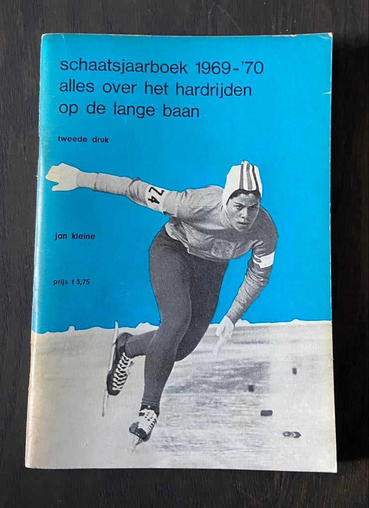 Schaatsjaarboek 1969-70 lange baan, Ophalen of Verzenden, Gelezen, Wintersport
