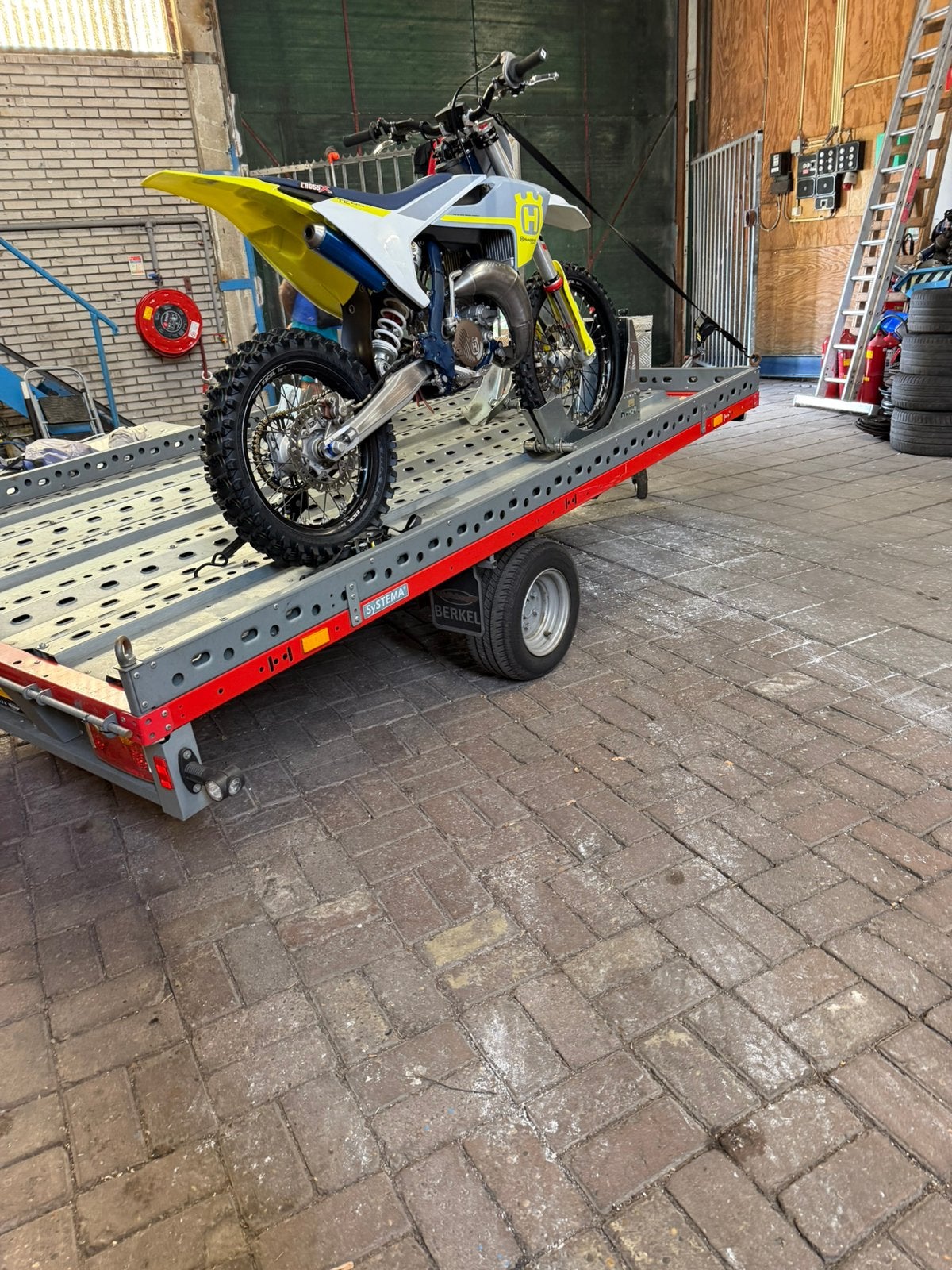 Te koop als nieuwe stema aanhager voor 3 motoren, Ophalen of Verzenden, Zo goed als nieuw