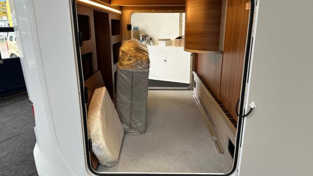Knaus Sun I 700 LEG, Vloeistofverwarming, Bedrijf, Diesel, 7 tot 8 meter