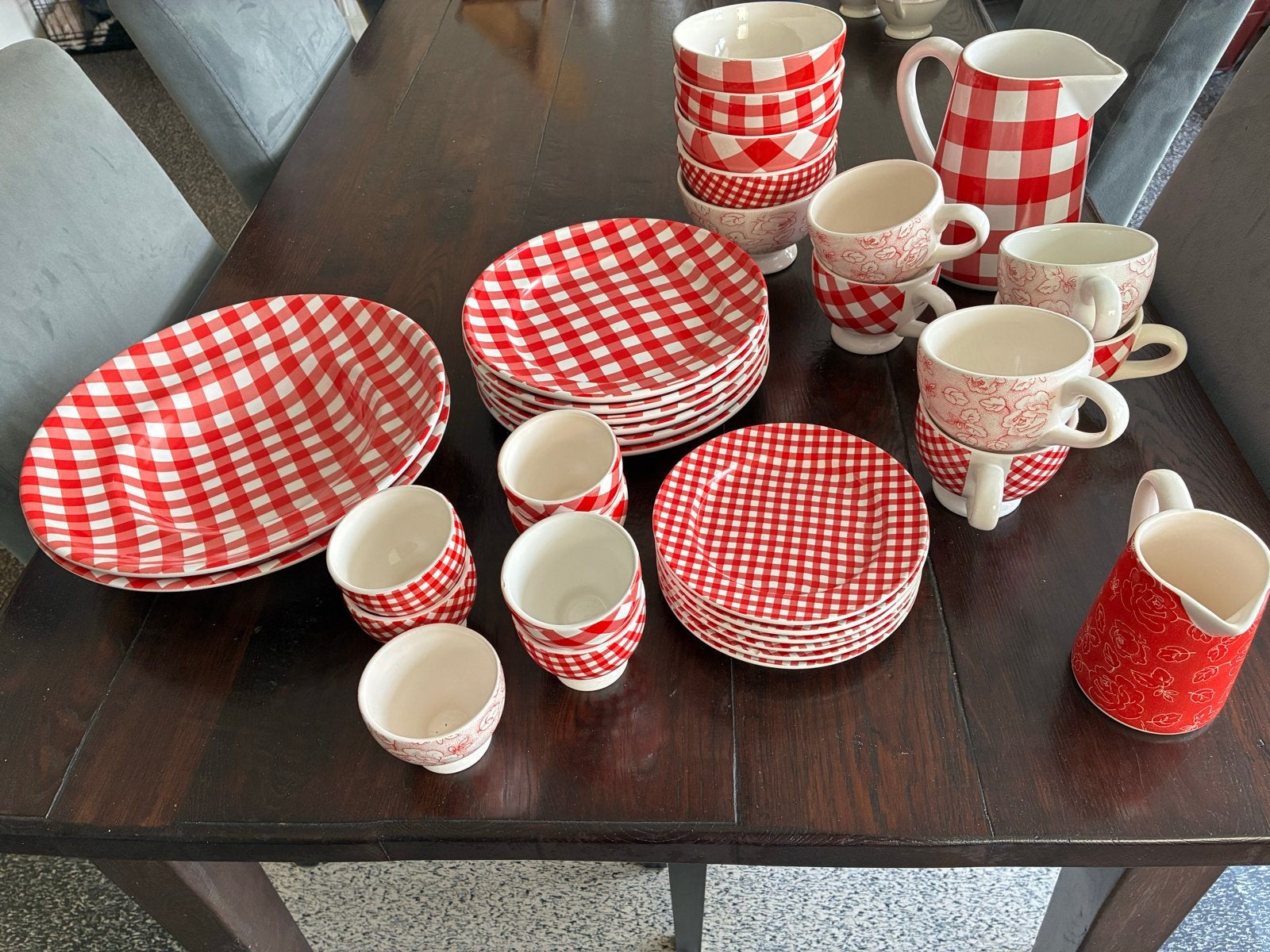 35-delig servies van Marieke - Rood geruit, Gebruikt, Overige merken, Keramiek, Landelijk/Boerenbont