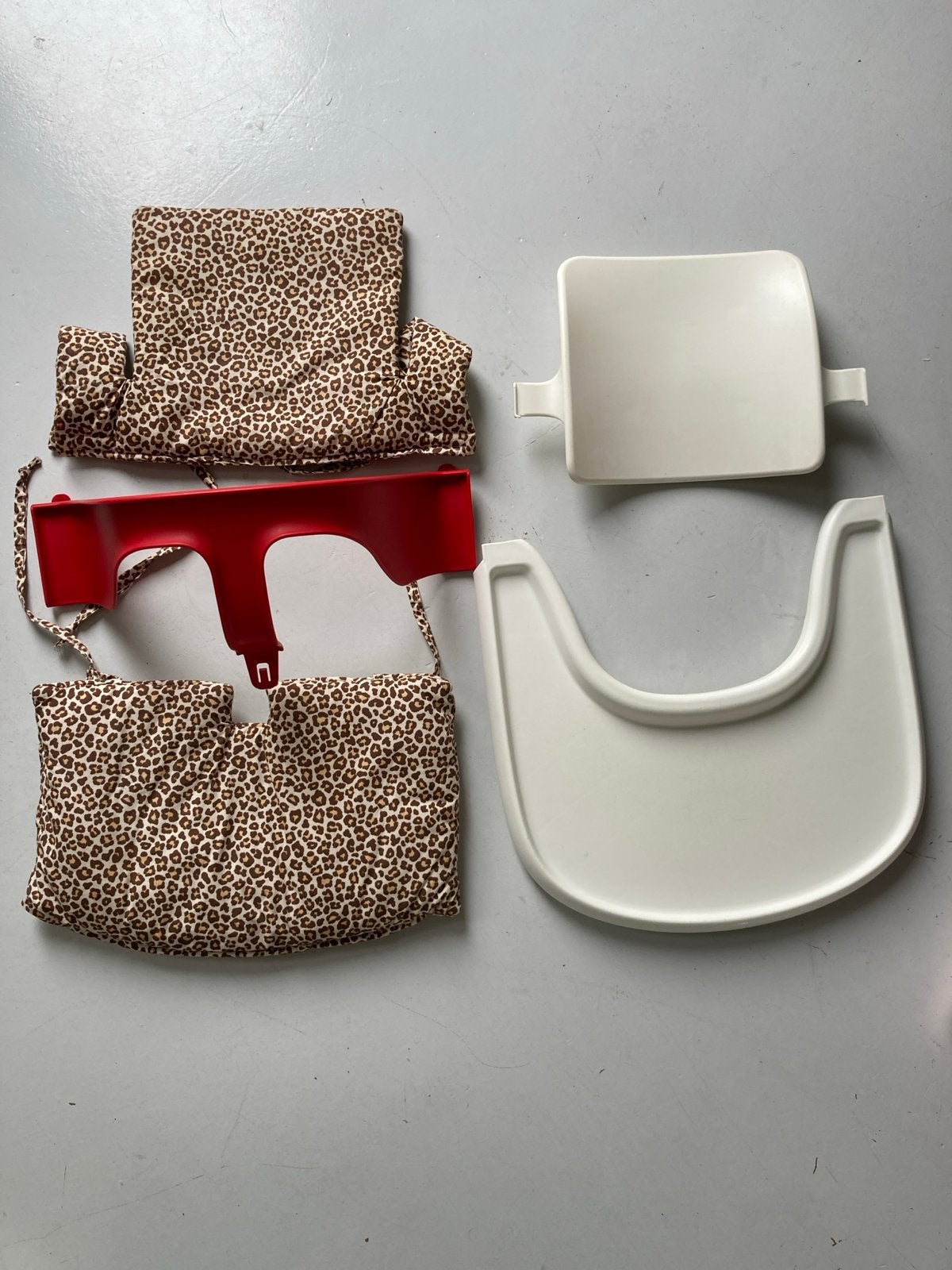 Stokke Tripp Trapp babyset met kussens en eetblad, Ophalen of Verzenden, Gebruikt, Meegroeistoel, Afneembaar eetblad