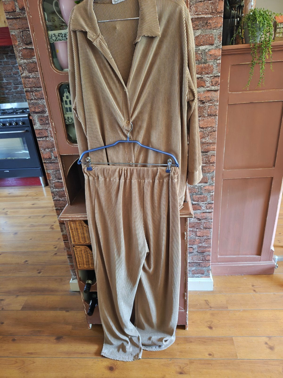 pak set broek blouse plisse beige maat m l xl, Ophalen of Verzenden, Zo goed als nieuw, Maat 42/44 (L), Beige