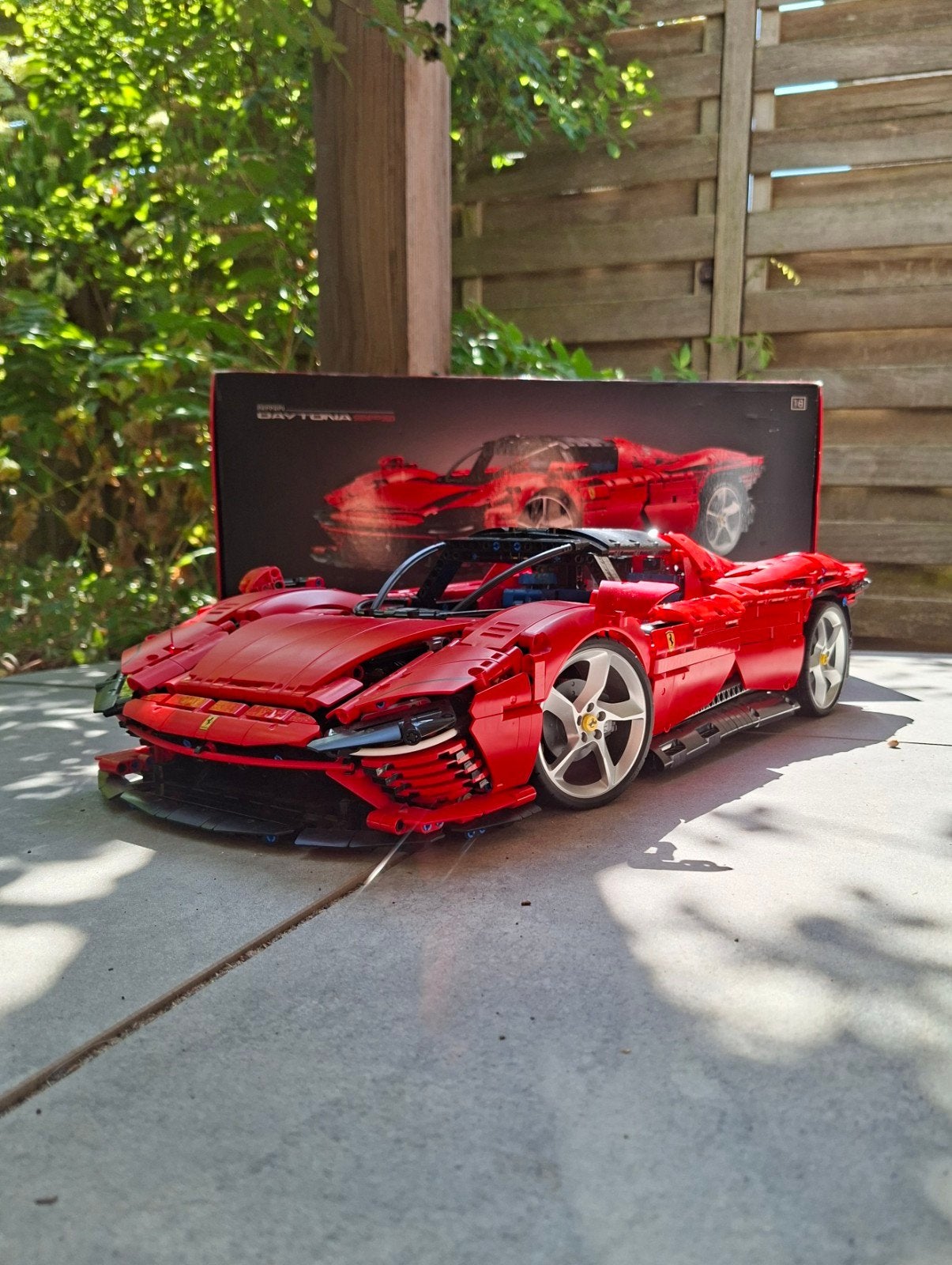 LEGO Technic Ferrari Daytona SP3 (42143) RC KIT, Ophalen of Verzenden, Zo goed als nieuw, Overige merken