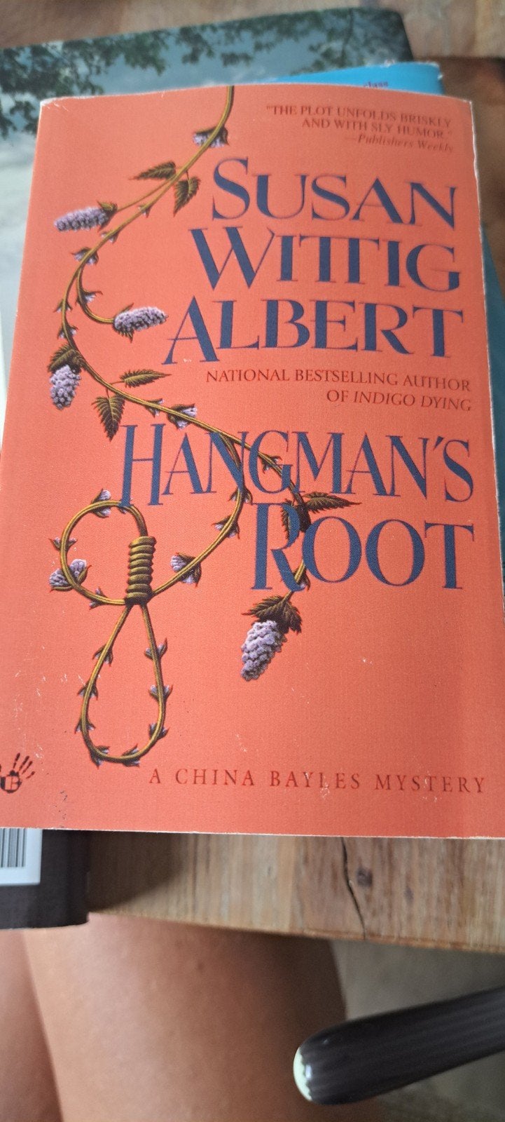 Hangman's Root - Susan Wittig Albert (China Bayles Mystery), Boeken, Ophalen of Verzenden, Gelezen, Susan Wittig Albert