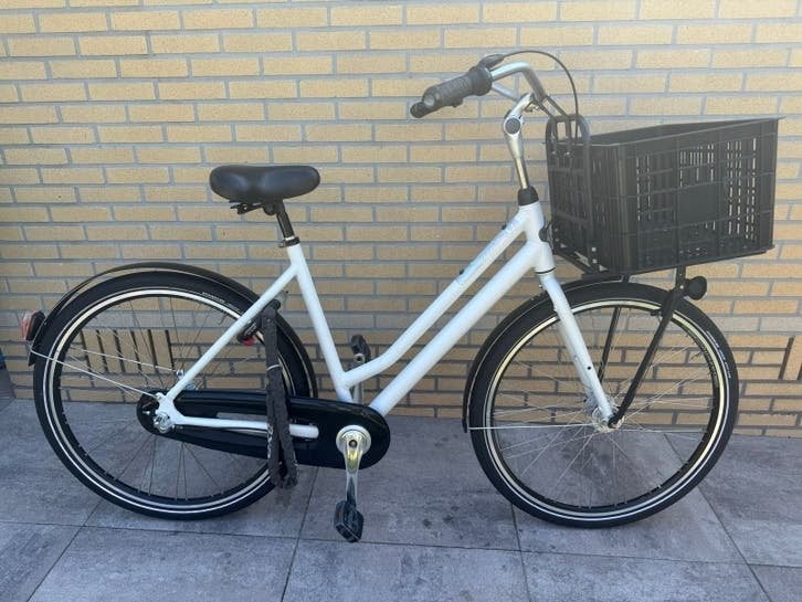 Gazelle NL dames fiets met mand kleur mat wit, Fietsen en Brommers, Ophalen, Terugtraprem, Versnellingen, Zo goed als nieuw