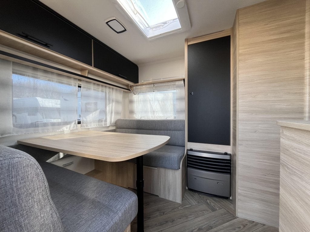 Caravelair Sport Line 492 Unico Verona Prs-voorwand, Standaardzit, Overige typen, Bedrijf, Schokbreker