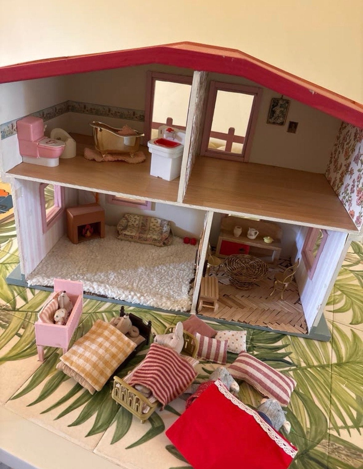 Compleet Poppenhuis met Maileg en Sam & Julia Muizen, Kinderen en Baby's, Speelgoed | Poppenhuizen, Ophalen, Gebruikt, Poppenhuis