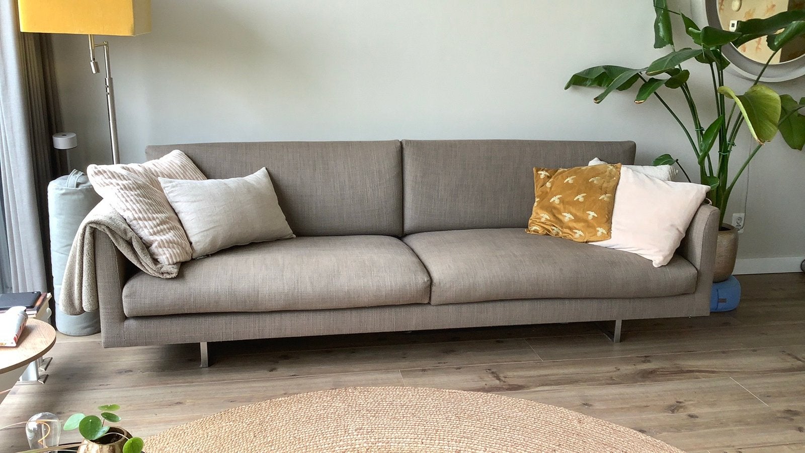 Montis Axel 3,5-zits bank in Taupe - Verstevigde rugkussens, 250 tot 300 cm, Gebruikt, Driepersoons, 75 tot 100 cm
