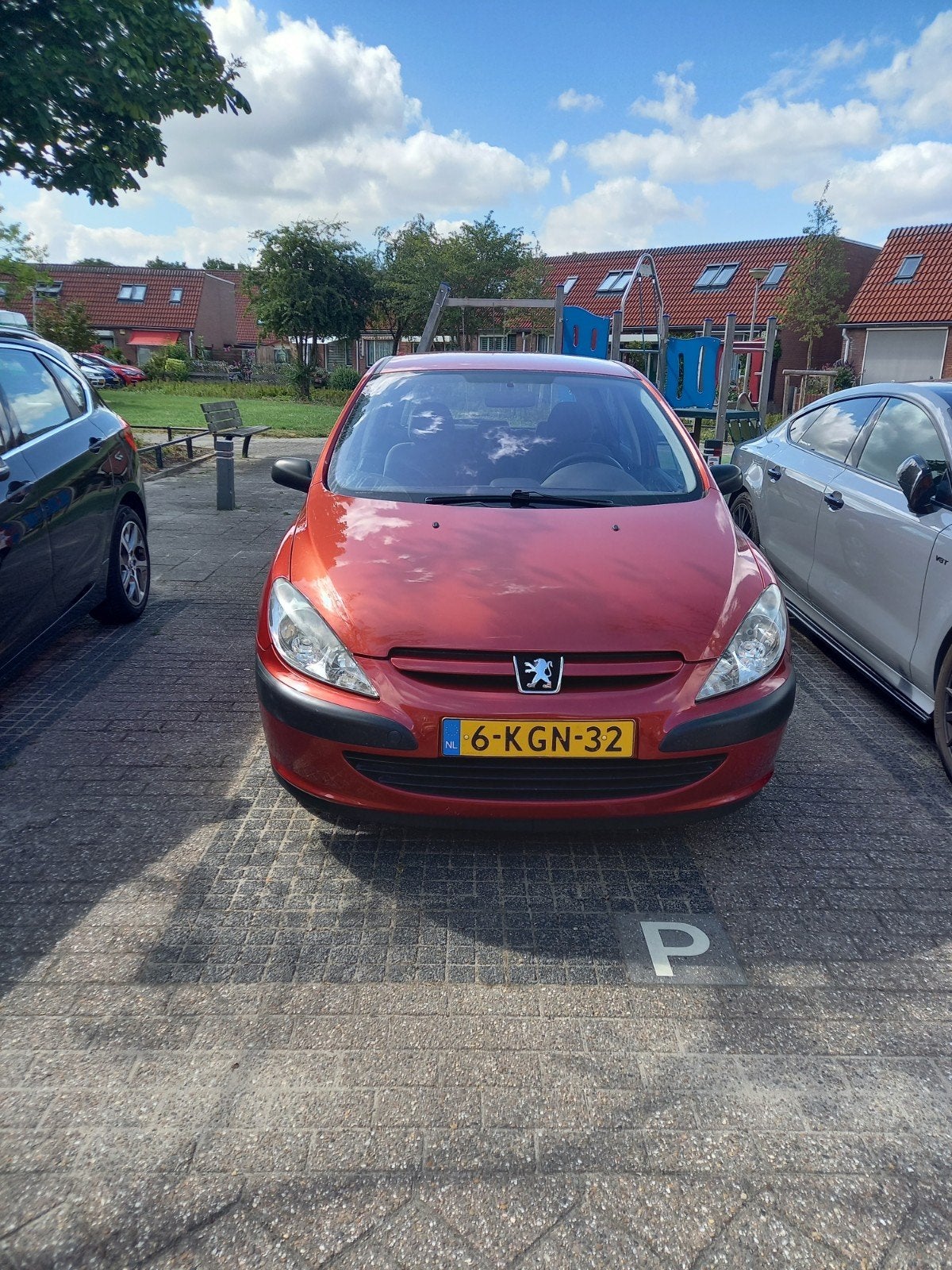 Peugeot 307 1.6 16V 5DRS 2002 Rood, Voorwielaandrijving, 4 cilinders, 610 kg, 14 km/l