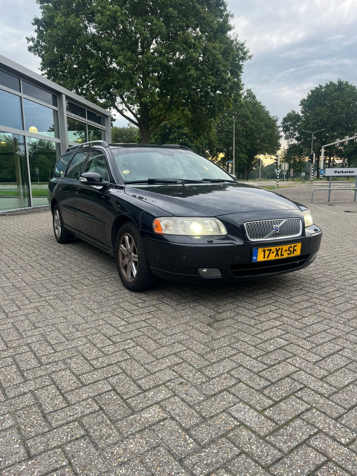 Volvo V70 2.4 D5 AUT 2007 Zwart, 1800 kg, Beige, 1553 kg, Automatische klimaatregeling