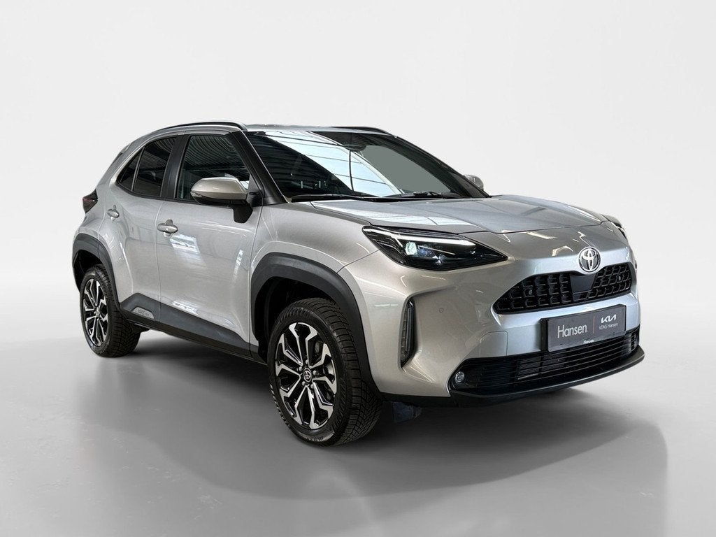 Toyota Yaris Cross 1.5 Hybrid 115 Dynamic I Stuur en Stoelve, Auto's, Toyota, Stof, Gebruikt, 4 cilinders, 1165 kg