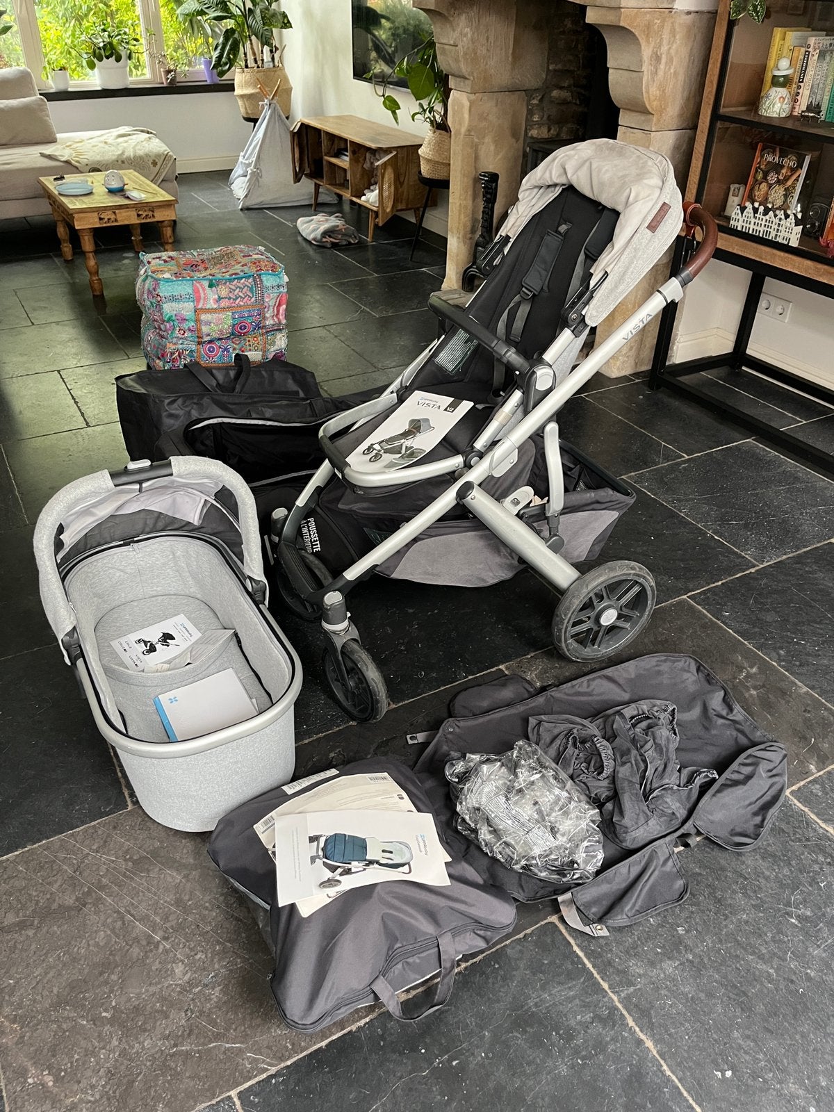 UppaBaby Vista V2 Stroller and Extras - 4 Years Old, Kinderen en Baby's, Kinderwagens en Combinaties, Ophalen, Zo goed als nieuw