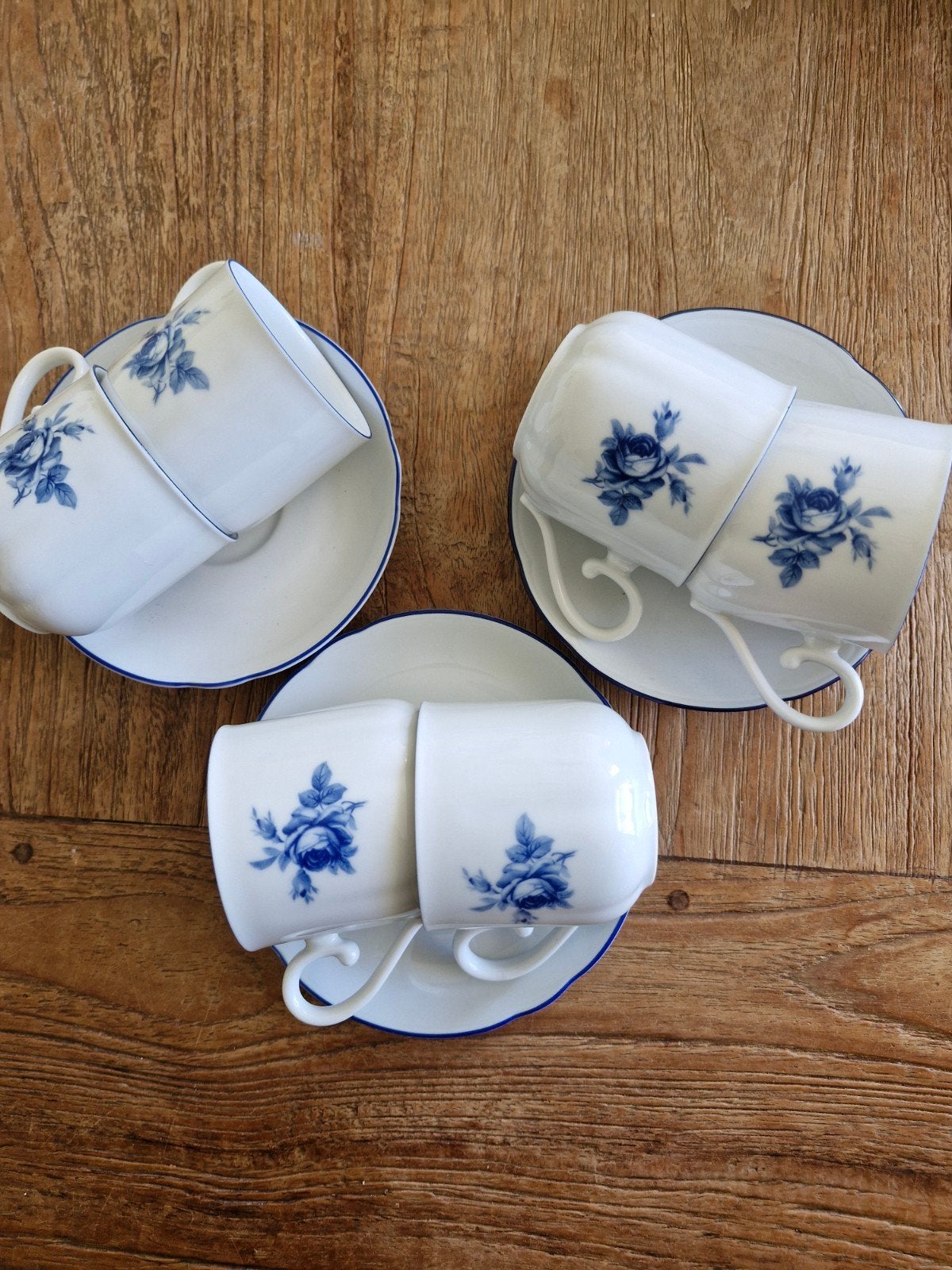 Set van 6 porseleinen DE kopjes en schotels met blauwe rozen, Ophalen of Verzenden
