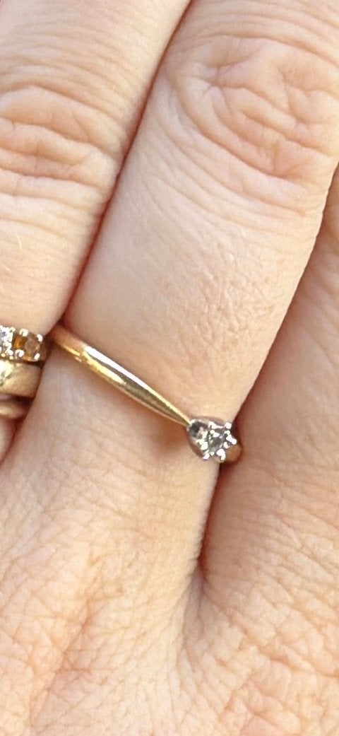Mooie 14 karaat gouden ring met briljant geslepen diamant, Ophalen of Verzenden, Zo goed als nieuw, 17 tot 18, Met edelsteen