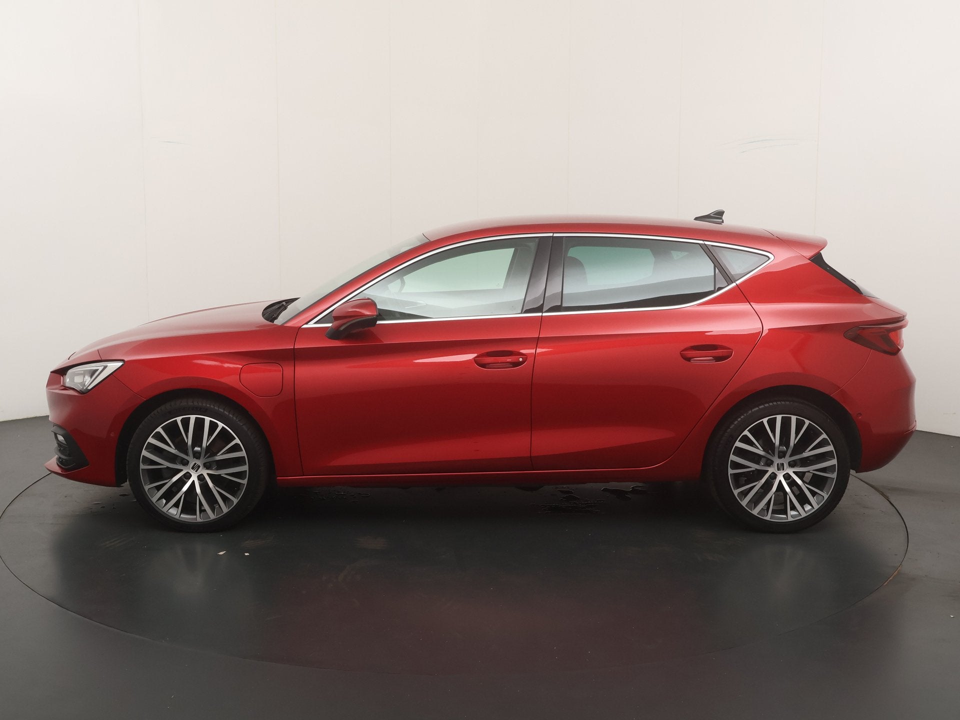 SEAT Leon 1.4 TSI eHybrid PHEV 204pk Xcellence | 90,9% SOH |, Gebruikt, Leon, Plug-in hybride, 13 kWh