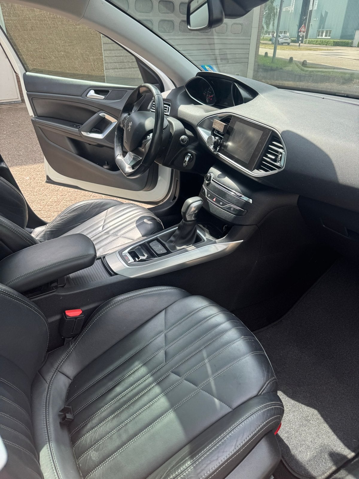 Peugeot 308 1.6 Bluehdi 116pk aut 2016 Wit, Auto's, 4 cilinders, Wit, Particulier, 1560 cc