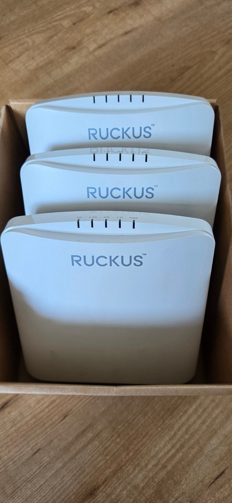 Ruckus R550 Wi-Fi 6 Access Point (3 stuks beschikbaar), Ophalen of Verzenden, Gebruikt, Ruckus